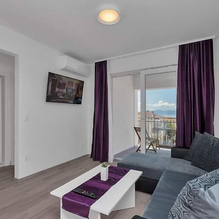 Apartmani Daniela Podgora Exterior foto