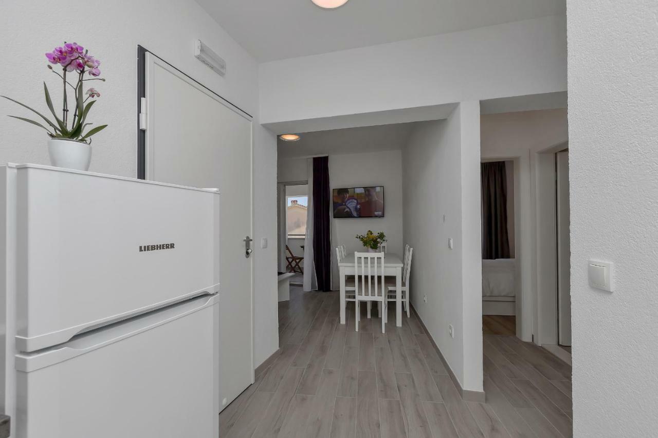 Apartmani Daniela Podgora Exterior foto